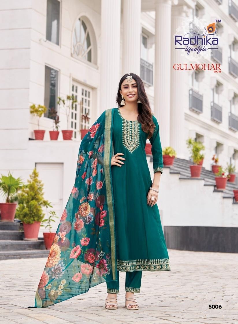 Roman Silk Embroidered Anarkali Style Kurta Set 5001